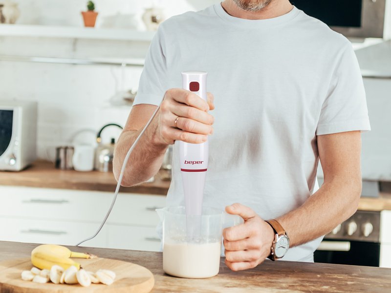 BEPER Mélangeur automatique est idéal pour mélanger de nombreux plats tels  que les sauces sucrées et salées, les crèmes, les confitures, les risottos,  la sauce à la viande, le ragoût BP.961 