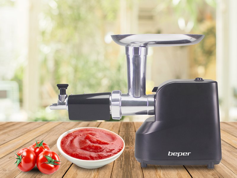 Electric meat grinder with tomato juicer Beper